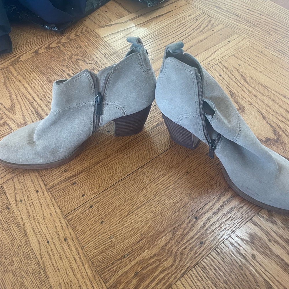 Ivanka trump size 8 light beige/tan booties